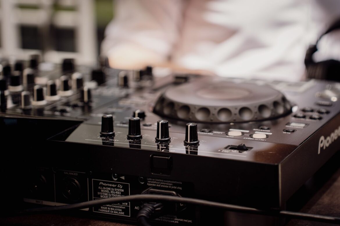 rendezvény DJ háttérzene RX3