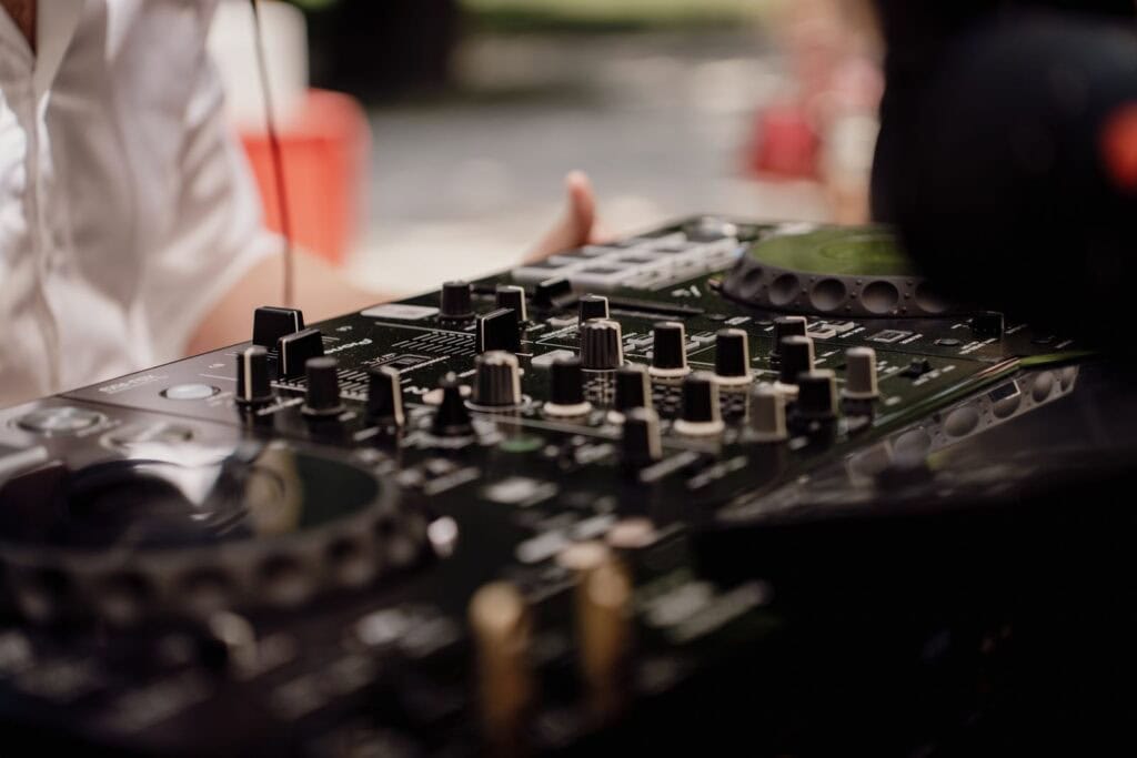 rendezvény DJ háttérzene DJ DJ szolgáltatás Budapest