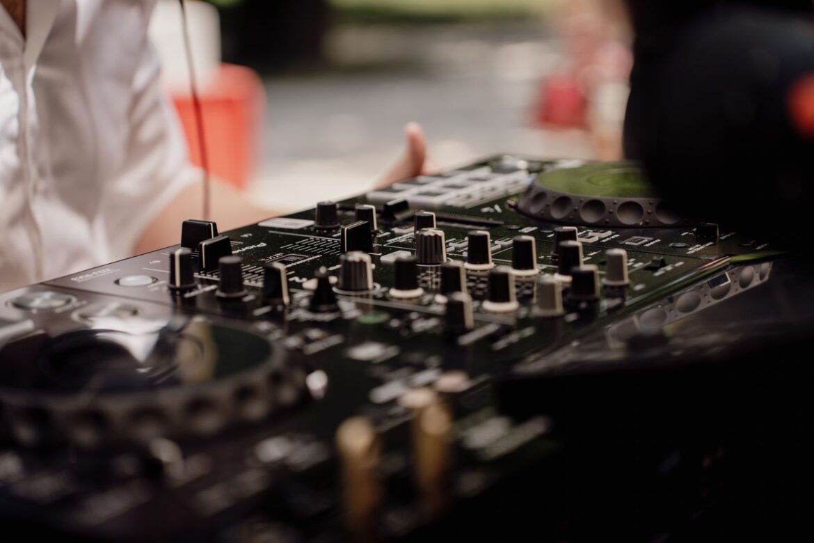 rendezvény DJ háttérzene DJ DJ szolgáltatás Budapest