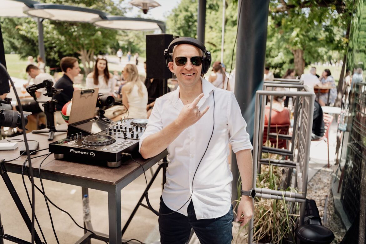 elegáns DJ szolgáltatás