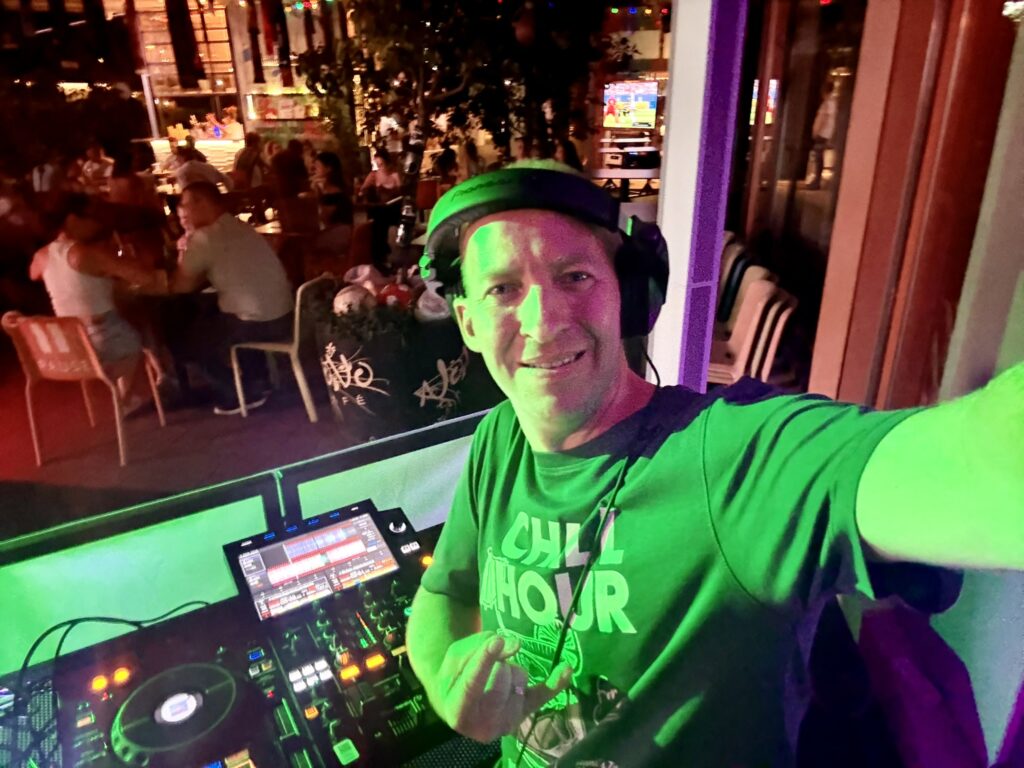 dj mikes