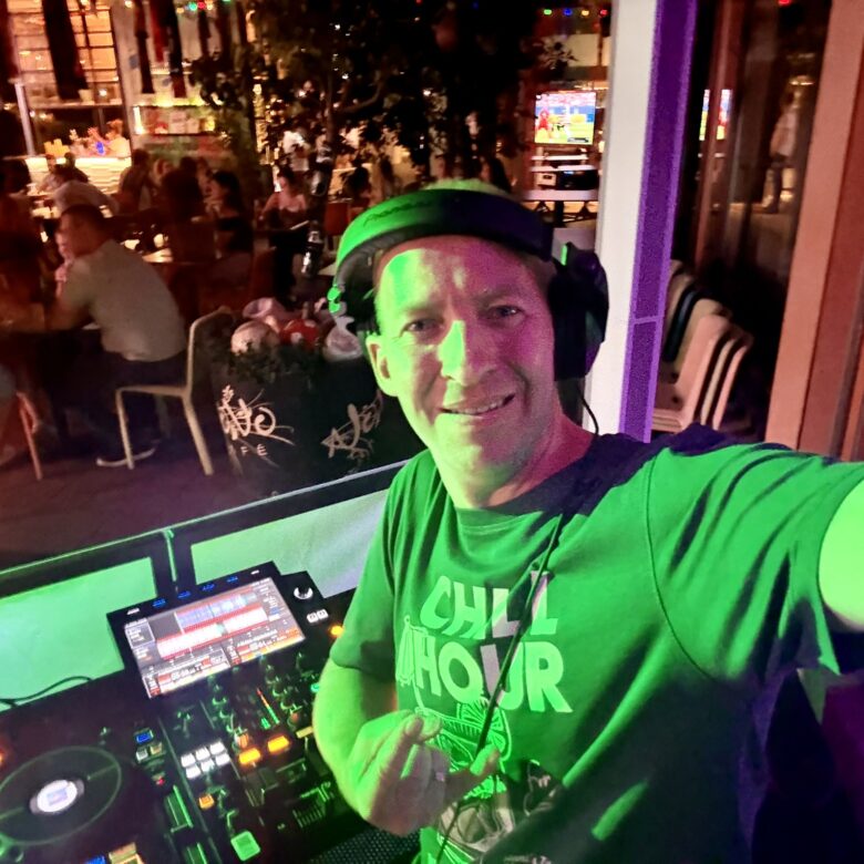 dj mikes